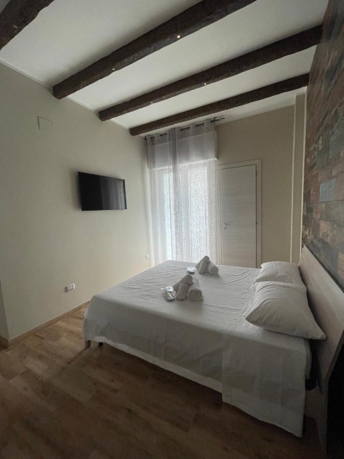 B&B New Paris & Suite Taranto Exterior photo